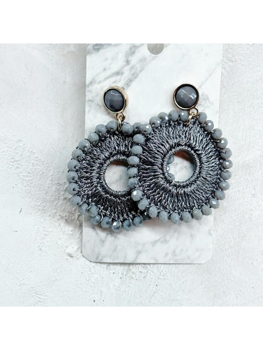 5208gc. Gray Crochet Pierced Earring